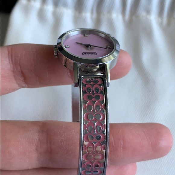 Authentic Coach signature pink watch - Picture 6 of 6